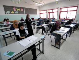 طالبات يقدمن إمتحانات الثانوية في غزة (الأرشيف)