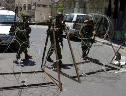 قوات الاحتلال تنصب حواجز  بالضفة (الأرشيف)