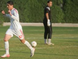 طارق أبو غنيمة في إحدى مباريات الرياضي السابقة