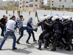 أمن السلطة يعتقل مواطنيْن ويستدعي ثلاثة آخرين