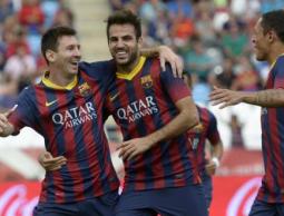 فرحة لاعبي برشلونة بهدف ميسي