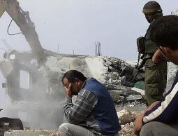 هدم منزل مواطن (الأرشيف)