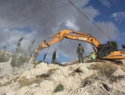 قوات الاحتلال تهدم منازل (أرشيف)