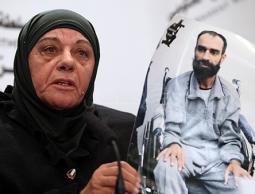 والدة الأسير العيساوي قبل الافراج عنه (أرشيف)