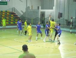 جانب من مباراة النصيرات وشباب خانيونس