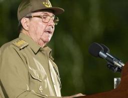 الرئيس الكوبي راؤول كاسترو للبرلمان