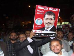 مؤيدين للمرشح محمد مرسي (الأرشيف)