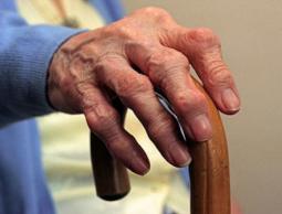 دراسة: التهاب المفاصل الروماتويدي يرتفع لدى عمال البناء والكهرباء