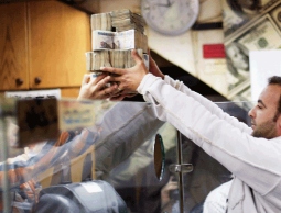 داخل احد البنوك في مصر 