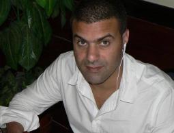 رسام الكاريكاتور المغربي خالد كدار