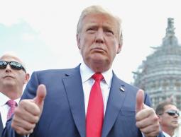 الرئيس الامريكي الجديد دونالد ترامب 