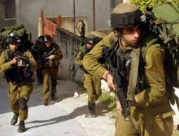 الاحتلال يقتحم منازل المواطنين  (أرشيف)