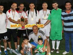 لحظة تتويج فريق باب العامود باللقب