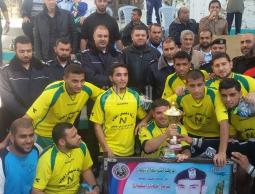 صورة جماعية للفائز باللقب
