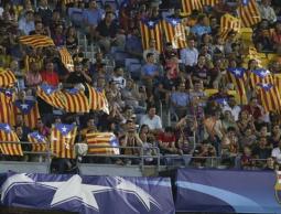 الاتحاد الأوروبي يجيز رفع أعلام كتالونيا في ملعب كامب نو