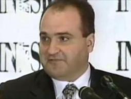 فضائح جديدة تلاحق مستشار ابن زايد