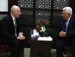 المبعوث الأمريكي جيسون غرينبلات والرئيس الفلسطيني محمود عباس