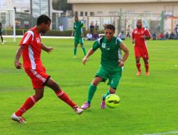 هاني أبو ريالة يمينا