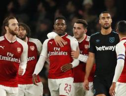 فرحة لاعبي أرسنال بالفوز