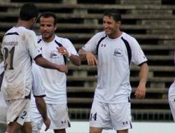 فرحة لاعبي هلال القدس بهدف أبو غرقود المتأخر