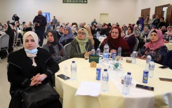 مرضى السرطان يحضرون حفل تكريم، نظمته دائرة شؤون اللاجئين في مدينة غزة