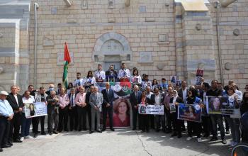 الوقفة التضامنية مع الزميلة شيرين ابو عاقلة في ساحة كنيسة القديس برفيريوس للروم الأرثوذكس