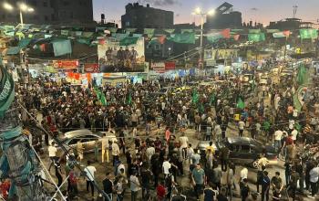 جماهير رفح تخرج  نصرة للمقاومة ورفضاً للحصار.