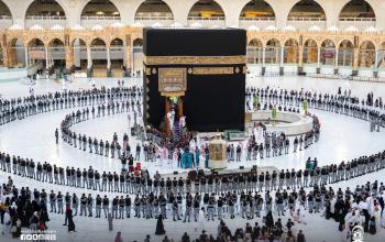 بتحضيرات عالية المستوى.. لحظات مهيبة في الحرم المكي خلال غسل الكعبة المشرفة