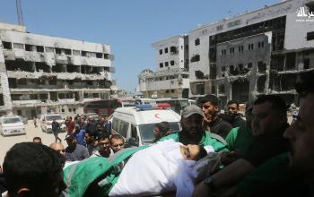 تشييع المسعف إبراهيم صقر بعد استشهاده بقصف إسرائيلي شمال غرب غزة