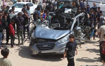 شهيدان وإصابات بقصف إسرائيلي على مركبة بخان يونس