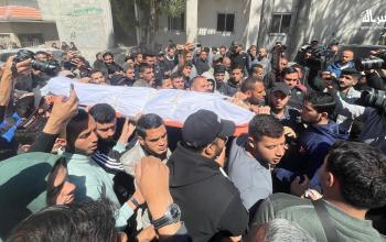 تشييع الشهيد عزام الحية في غزة بعد استشهاده متأثرًا بجراحه إثر غارة إسرائيلية على حي الدرج