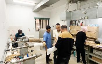 متخصصون فلسطينيون يصنعون الأطراف الاصطناعية في مدينة غزة