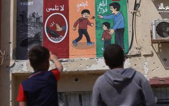 أعمال رسم الجداريات التوعوية في المناطق الأكثر تضرراً في شمال قطاع غزة