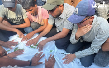 جنازة و وداع 3 شـ..هداء أحدهم طفل جراء قصف من مسيرة إسرائـ..يلية في مواصي خان يونس