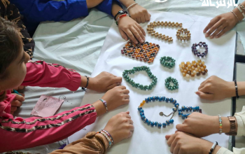 صناعة الحلي الفلسطينية والإكسسوارات بالخرز في غزة