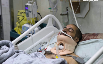 الصحفي عمار قديح في العناية المكثفة للأسبوع السادس بانتظار العلاج خارج غزة