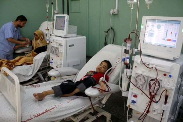 مرضى في مجمع الشفاء الطبي بغزة (الأرشيف)