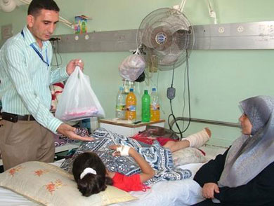 الوداد توزع مساعدات