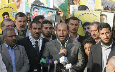 القيادي في حركة حماس خليل الحية خلال مؤتمر صحفي    (أرشيف)