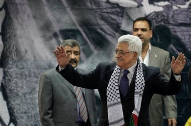 عباس خلال المؤتمر السادس