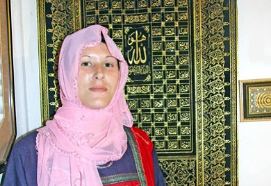 يهودية اعتنقت الاسلام