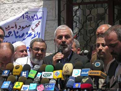 وزير الاسرى وشئون المحررين المستشار محمد فرج الغول "أرشيف"