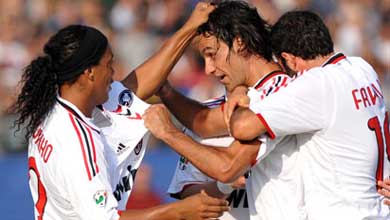 جانب من مباراة الفريقين " أرشيف"