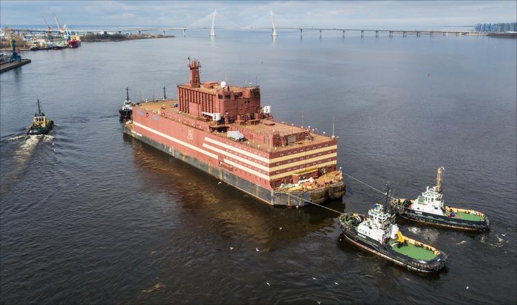 روسيا تطلق "تايتانيك" نوويا عائما