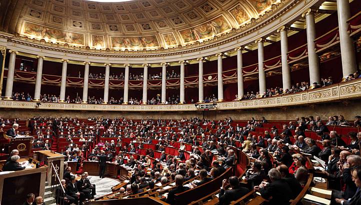 برلمان فرنسا يصوّت للاعتراف رمزيًا يفلسطين