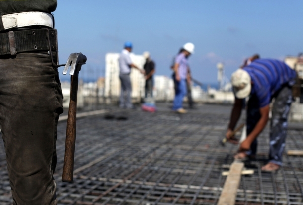 عمال بناء في غزة (الأرشيف)