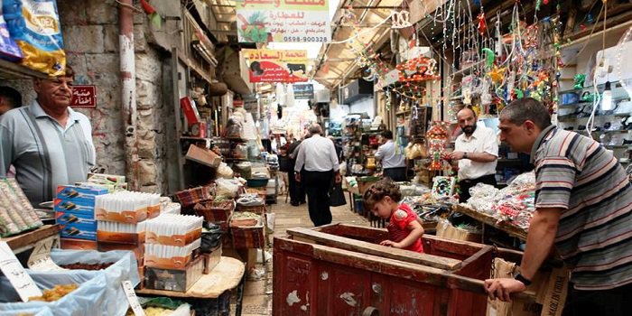 أحد الأسواق الفلسطينية
