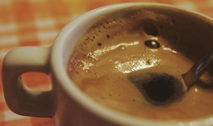 الاعتدال بالقهوة يقيك ألزهايمر