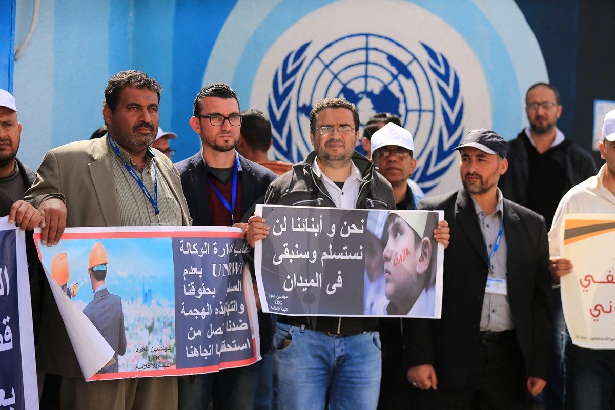 مهندسو "LDC" يواصلون اعتصامهم والأونروا تدير ظهرها