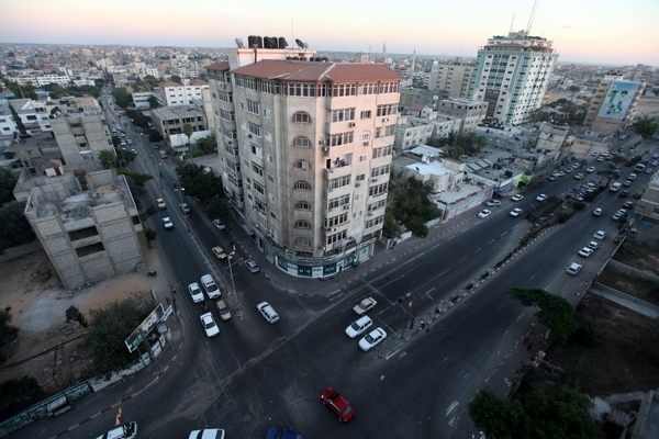 الطقس: الجو غائمًا جزئيًا إلى صافٍ